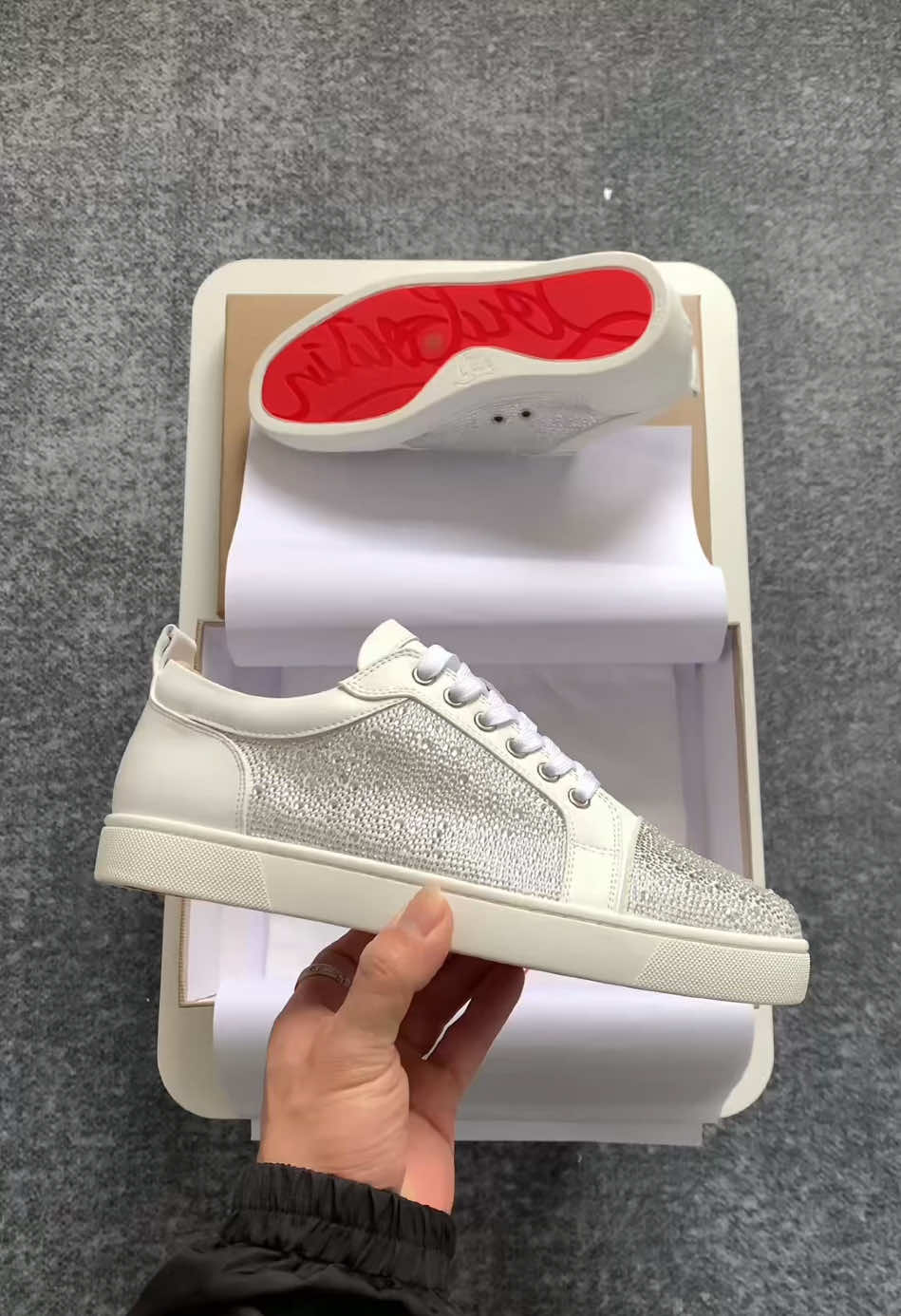 Red Bottoms ❤️😍 #viral #fyp #luxury #legit #sneakers #designer #explore #blowthisup #trending #explorepage #luxuryshoes #alucines #redbottoms 