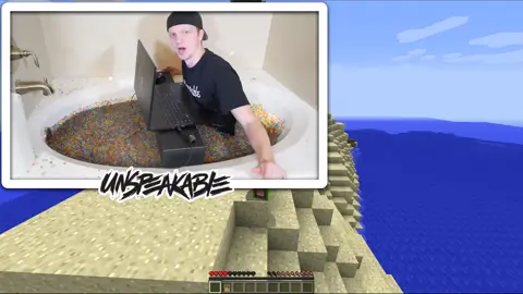PLAYING MINECRAFT IN 1 MILLION ORBEEZ!