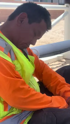 #teamwork #estoycansadojefe #construction #lasvegas #trabajo #luis #durmiendoooo😁 