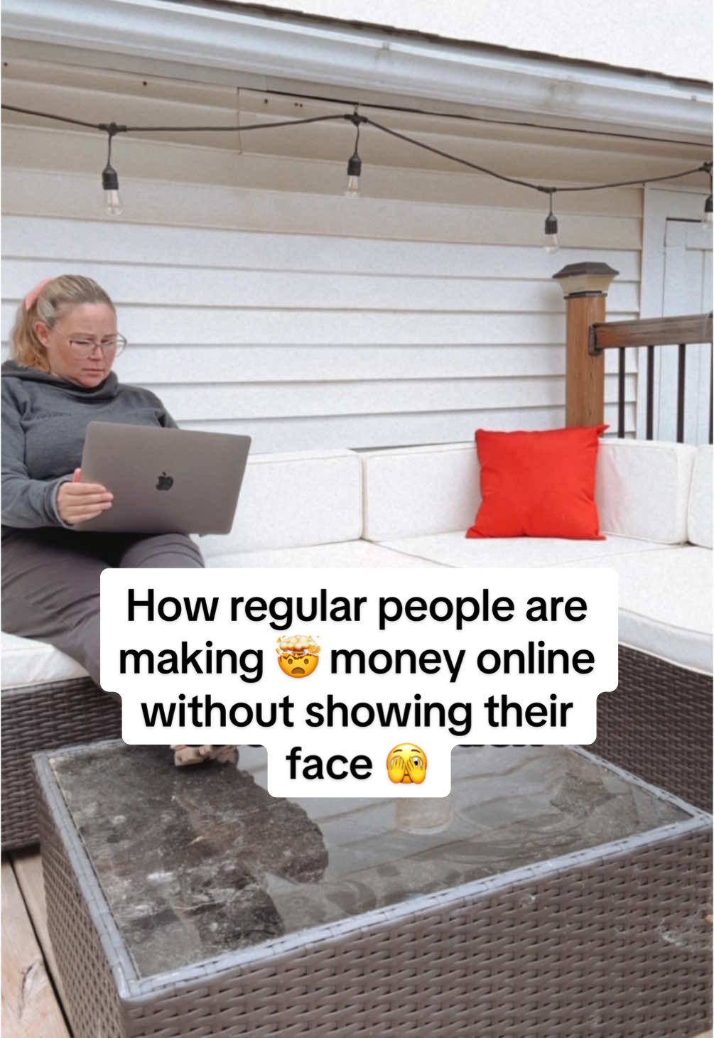 This is Affiliate Marketing in a nutshell! 🚀 💡 What is it? Affiliate marketing is simply promoting other companies’ products & services—when someone clicks your unique link & makes a purchase, you earn a commission. I started 22 months ago as a complete beginner… ❌ 0 followers ❌ Limited tech skills ❌ No experience Fast forward to today… I hit 5 figures every month now 💸—all from my phone! 🔥 Want to learn how? 💬 Comment 