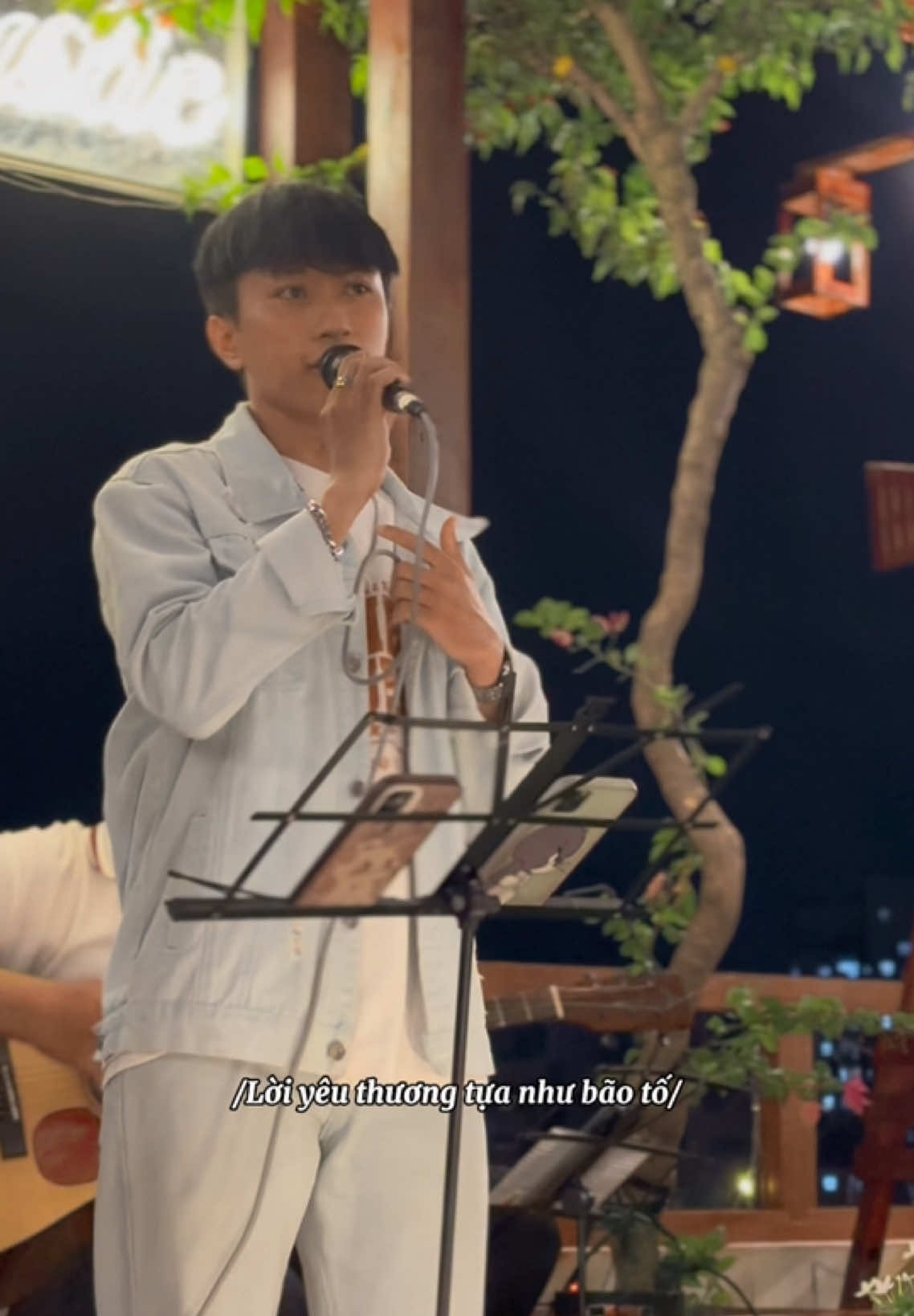 “Một lần yêu mà đau đến thế, một lần tin mà xa xôi đến thế…” #cover #badband #ThanhPhy 