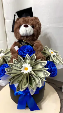 #flowerscreationsofe #class2025🎓 #ramosparagraduados#peluche disponible con @@isa.floralsupplies_htx #👏🏼