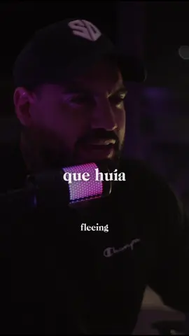 Durante mucho tiempo estuve persiguiendo a alguien que solo volteaba a mirar atrás para asegurarse que siguiera así 