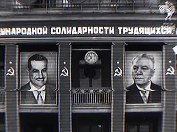 Welcoming Gamal Abdel Nasser in Moscow 1958🇪🇬🇷🇺 #ussr #uar #egypt #🇪🇬 #russia #🇷🇺 #🇷🇺🇪🇬 #gamalabdelnasser #nikitakhrushchev #eg #مصر #مصر_العظمى #egyptian #جاءت_مصر_ثم_جاء_التاريخ🇪🇬 #viral #fyp 