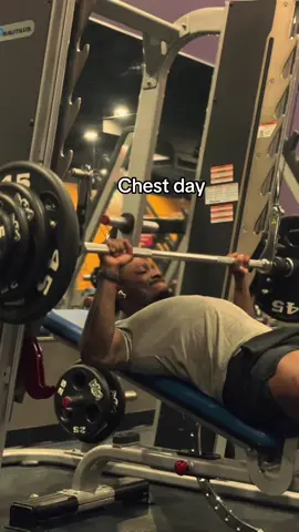 Chest day be the only day I care about recording 😭😭 #CapCut #GymTok #chestday 
