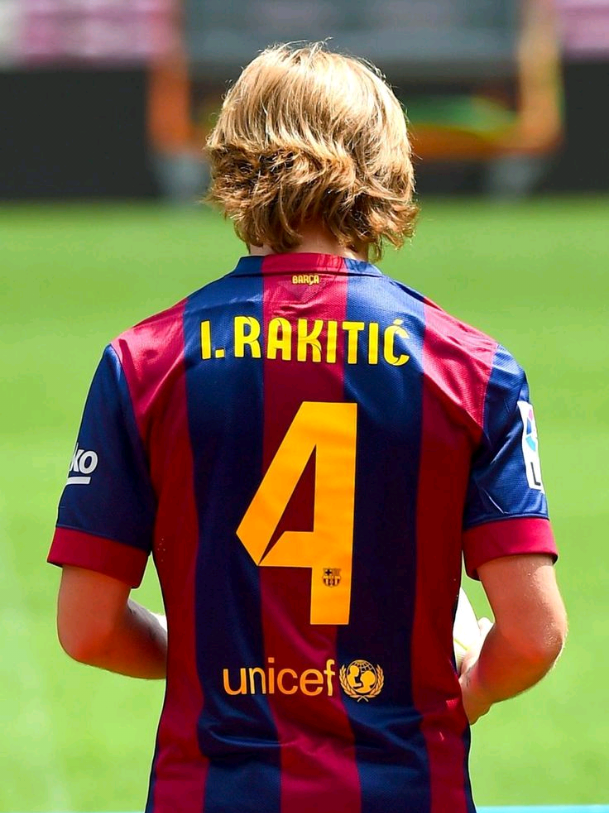 وداعاً أيها المايسترو 👋💔 #fcbarcelona #rakitic 