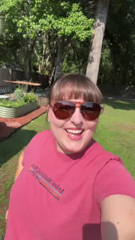 #gardening #gardener #gardenersoftiktok #chaosgardening #watering #waterthegarden #Vlog 