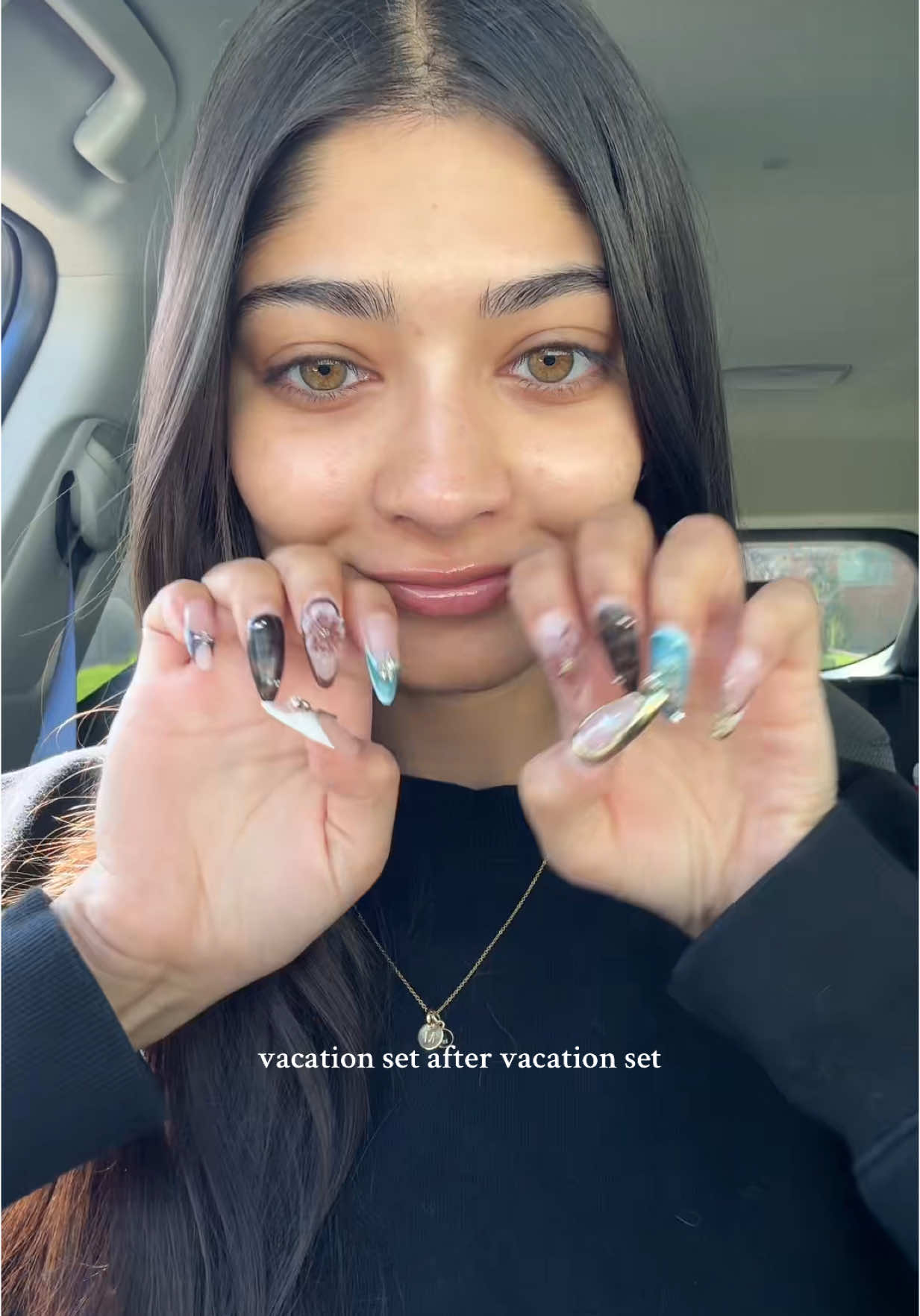 thank you @siyam for another amazing vacation set🍊💙 #fyp #nails #gelx #vacationails #torontonailtech #toronto 