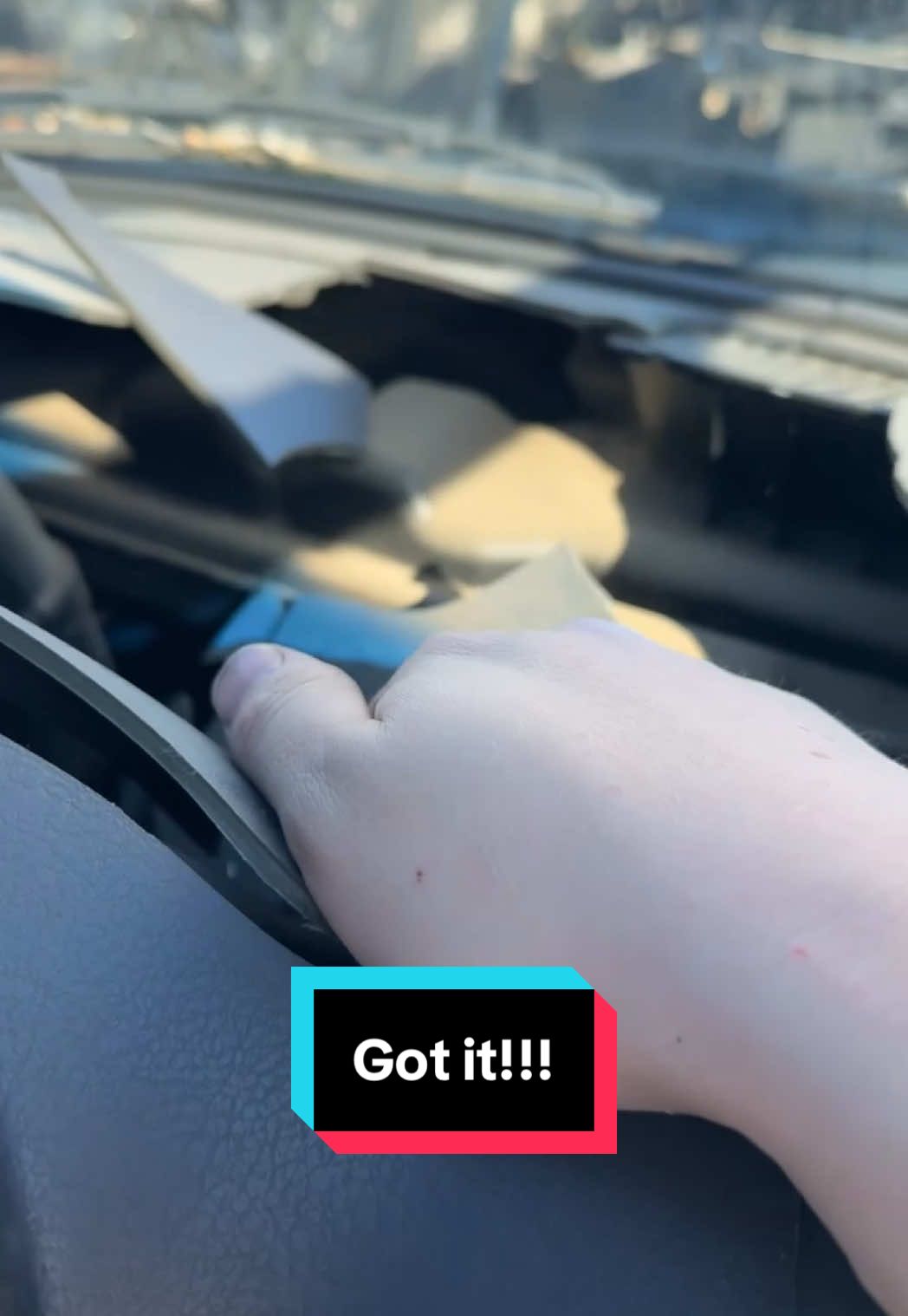 Got it!!!#broken #car #cars #carsoftiktok #mechanic #mechanicsoftiktok #thataintright #jerryriged #dodge #fyp #foryoupage #foryourpage #ram #truck #trucksoftiktok 