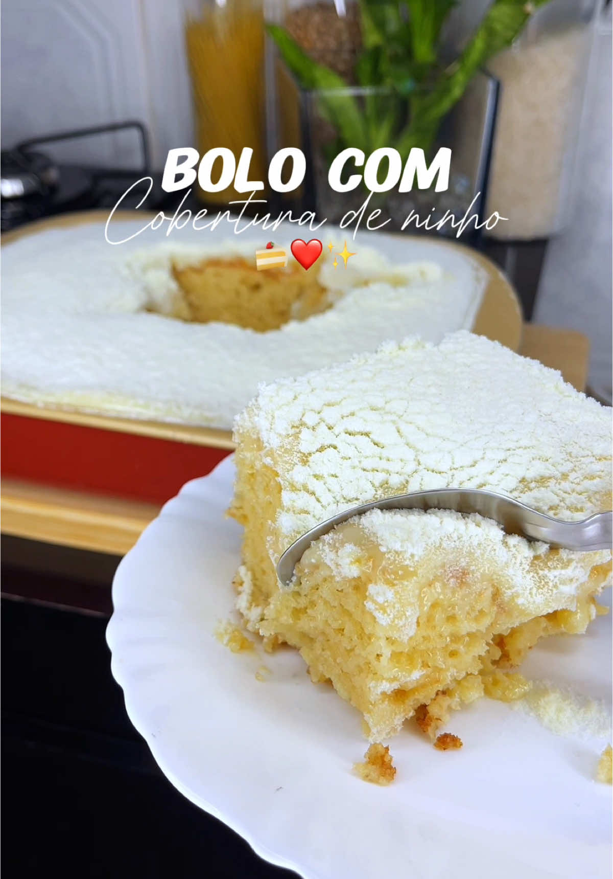 Bolo com cobertura de ninho ❤️ Ingredientes do bolo: 4 ovos  1 xícara de açúcar  3 colheres de sopa de margarina derretida  Meia xícara de leite morno  2 xícaras de farinha de trigo  2 colheres de sopa de amido de milho  1 colher de chá de essência de baunilha  1 colher de sopa de fermento  Para a calda: 1 xícara de leite  Meia xícara de açúcar  Meia xícara de leite ninho ou leite em pó  Para a cobertura: 1 Leite condensado  1 creme de leite  3 colheres de leite ninho ou leite em pó 50g de chocolate branco (opcional) #bolo #sobremesa #receita #ninho #doces #foryo 