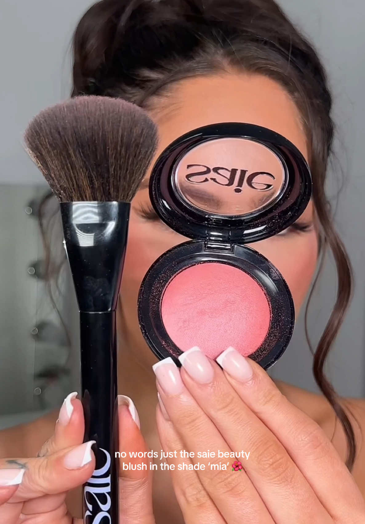 I am beyond obsessed with this blush @Saie #saiebeauty #blush #summerblush #makeup 