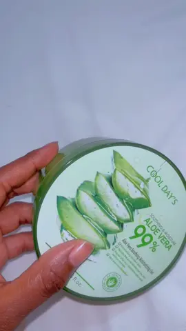 Ce gel à l’aloe vera s’applique sur le visage et le corps. Il calme les rougeurs, referme les pores et adoucit les vergetures. Un vrai tout-en-                            Prix : 4mil #tiktoksenegal🇸🇳 #senegalaise_tik_tok #medecinconscient 