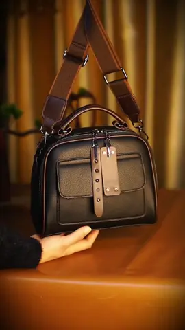 SALE 60% – TÚI XÁCH DA BÒ NỮ CAO CẤP 🔥 🌟 🎯 Chỉ còn 349.000đ – Cơ hội sở hữu hạng túi sang trọng với giá không thể tốt hơn! 💼 GIỚI THIỆU SẢN PHẨM Túi xách da bò nữ Túi xách da bò nữ – biểu tượng của đẳng cấp, thanh lịch và tinh tếđựng đồ. Mỗi chiếc túi là sự kết hợp hoàn hảo giữa chất liệu da bò thật 100% và thiết kế hiện đại làm giảm tiện , mang đến vẻ ngoài sang trọng nhưng không tốn nhiều tiện ích cho phái đẹp. 🧵 CHẤT LIỆU & CHẾ TÁC: ✅ Da bò thật nguyên tấm – mềm, có độ bóng tự nhiên, càng dùng càng đẹp ✅ Chống nước nhẹ, không bong tróc, không nứt  ✅✅  ✅ Đường may thủ công tỉ tỉ – chắc chắn và bền bỉ theo năm tháng ✅ Lót trong vải cao cấp, chống ẩm bạch dương, giữ phom túi xách tốt 🎨 THIẾT KẾ & MÀU SẮC: ✨ Form túi thanh lịch, phù hợp với mọi phong cách: công sở, dạo phố, dự tiệc ✨ Quai xách chắc chắn – kèm dây đeo chéo tiện dụng ✨ Móc kéo kim loại sáng bóng, bền đẹp, chống sét nổi bật 🎨 Màu sắc nổi bật: Đen quyền lực – dễ dàng phân phối đồ họa, không có lỗi  📏 KÍCH THƯỚC ✔️ Kích thước tiêu chuẩn:23cm x 11cm x x18cm ✔️ Dung vừa: ví, điện thoại, son, nước hoa mini, sổ tay, kính mát,... ✔️ Nhiều phân nhỏ tiện lợi – dễ sắp đồ cá nhân#tuixachnu #fyp #tuicaocap #viral #tuidabo #tuixachquangchau #túi #xuhuong #trending #tuideocheo #xuhuong2025 