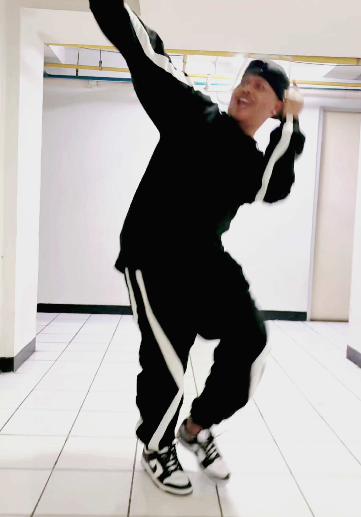 Nyong Timur Main Slow #fyp #nyongtimur #nyongtimurmanisee #lagutimur #dancer #dancertiktok #ongenfunkypapua 