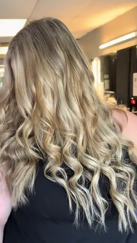 Spend the day with me doing a heavy highlight and fresh extension install 🤍 #hairdresser #daywithme #extensioninstall #salonlife #hairextensions 