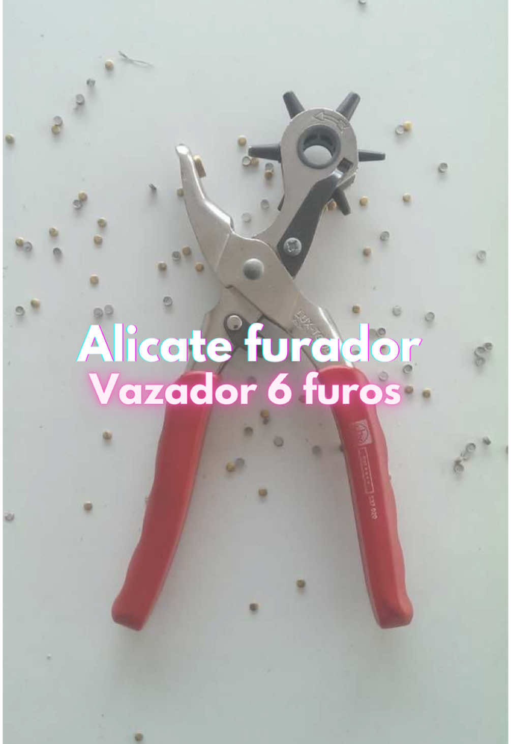 Alicate furador de 6 furos, multiuso para papel, EVA, couro entre outras… Comente “alicate” para receber o link!  #videoviral #shopee #fyp 