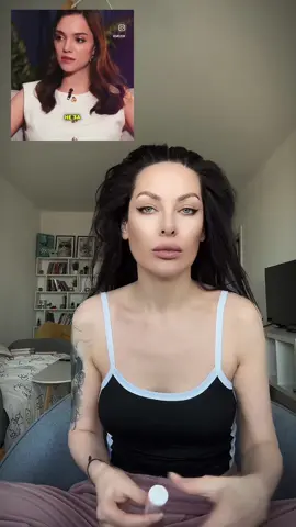 ПАРИТЕТНЫЕ ОТНОШЕНИЯ. Есть отношения, построенные на субординации (кто-то начальник, кто-то подчиненный) - это матриархальные и патриархальные отношения. А есть отношения паритетные. Где муж и жена равны в правах и могут договориться обо всем. Где нет начальника (мужа), который защищает и финансирует, и подчиненной (жены). Где есть два взрослых человека, которые берегут друг друга, не ригидны в своем мышлении и готовы пойти на уступки ради общего блага и мира в семье.  Но проще, конечно упереться в этимологию слова «замужем» и продолжать вещать о том, что «муж главный, а жена в услужении».  Как вам будет угодно. Главное, чтобы все в вашей семье были счастливы.