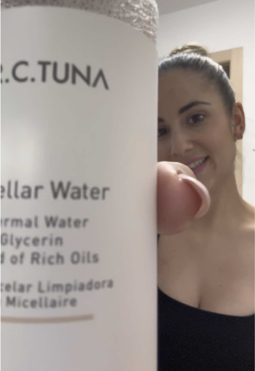 AGUA MICELAR  💧✨ 🫧 Elimina el maquillaje. 🫧 Dermatológicamente probada. 🫧 Calma la irritación y el enrojecimiento.  🫧 Hidrata. 🫧 Sin fragancia.  #farmasi #farmasiteam #skincare #maquillaje #productos #belleza 