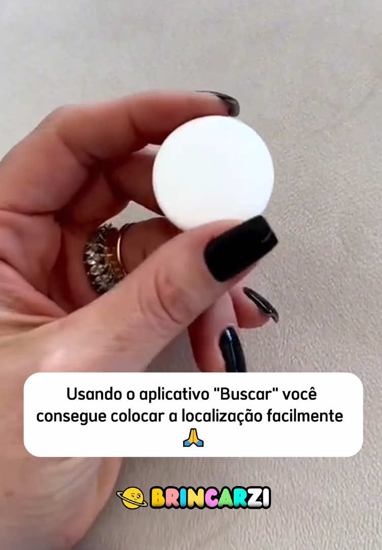 Mini Rastreador Infantil para Iphone IOS Brincarzi 🧡 Mantenha quem você ama protegido e seguro. Esse Rastreador é ideal para colocar nas mochilas, no carrinho do bebê até mesmo no tênis. Ele funciona com o App Buscar do Iphone.  O frete grátis é para todo o Brasil! Aproveite nossa promoção de 10% OFF para compras acima de R$157 🛒😍 Para adquirir, o link está na nossa bio @lojabrincarzi ou comente “eu quero” que enviamos para você no privado! 👶 #bebe #brinquedo #kids #bebezinho #mamae #papai #criança #brincar