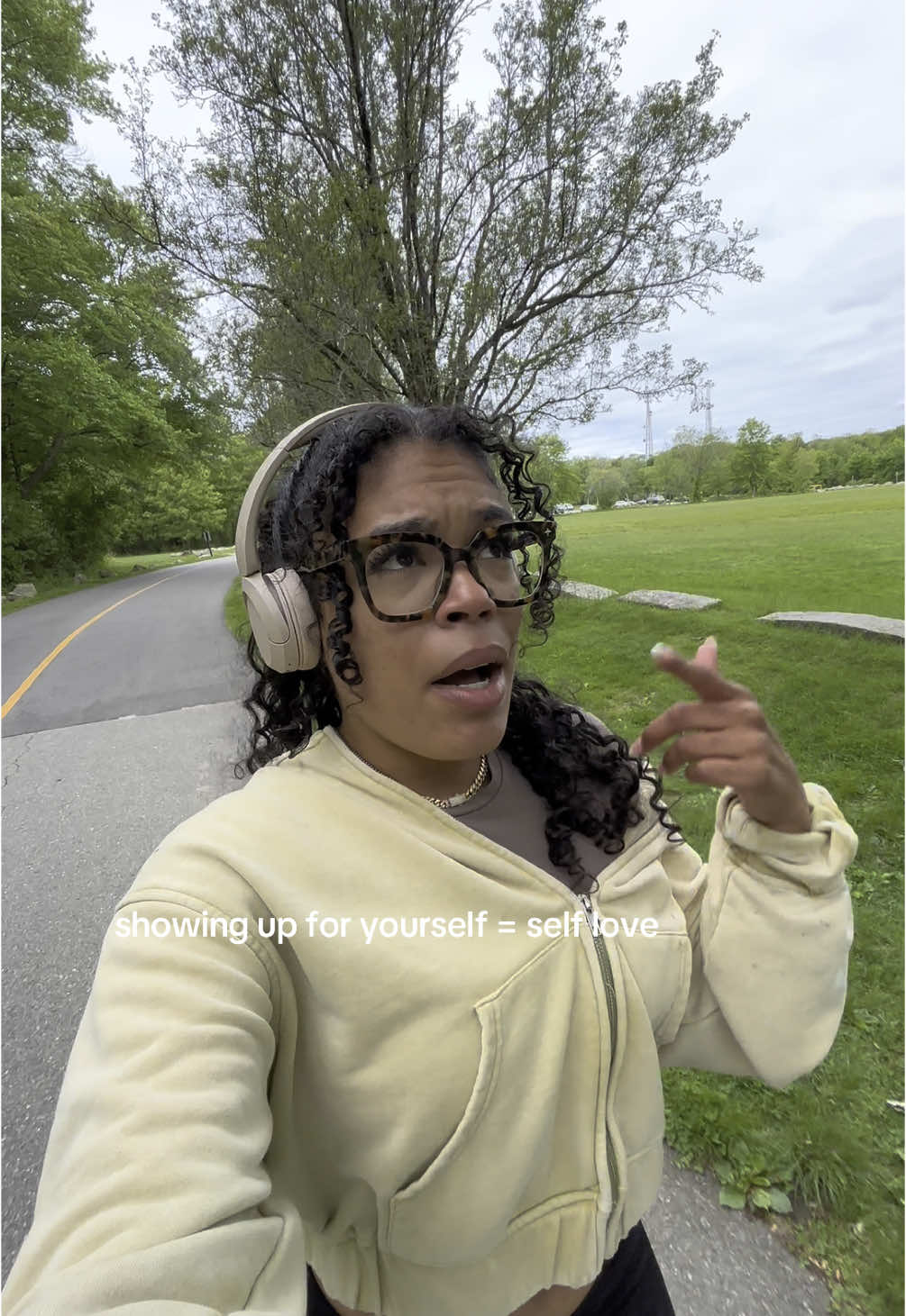 🥹🥹 make showing up for yourself a priority and watch how easy the hard things get!! #selfdevelopment #SelfImprovement #motivation #75hard #discipline #gymmotivation #selflove 