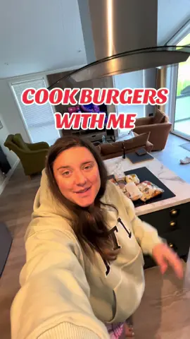 Cook burgers with me 🍔 @Corys World @Becki Jones #cookwithme #leacharlottexx  Cabin GIFTED from @Darwin Escapes ❤️