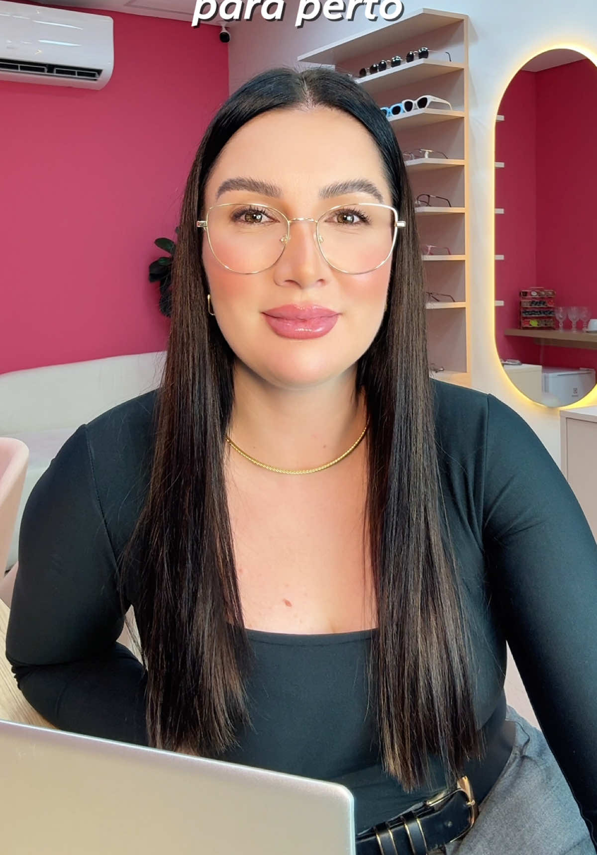 Qual a sua dificuldade: enxergar para perto, longe, os dois ou vista embaçada? 🤓 #oculosdegrau #oculos #oculosdegraufeminino #fyp 