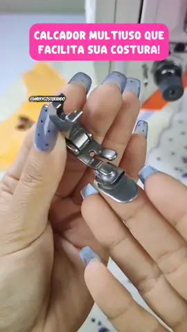 Também dá pra aplicar fita, fazer pesponto, unir tecido… tudo com esse calcador só! 