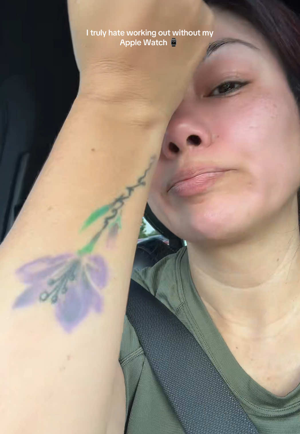 Am I the only one?😭 my Apple Watch helps me track my workouts!!! #applewatch #apple #gymrat #gym #workout #dedicated @apple 