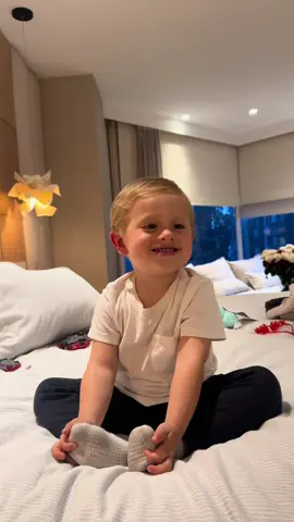 La pregunta es ¿ Lucca se comió una 🧸 ? #MomsofTikTok #momlife #luccarodrigueztobon #funontiktok #gomitas 