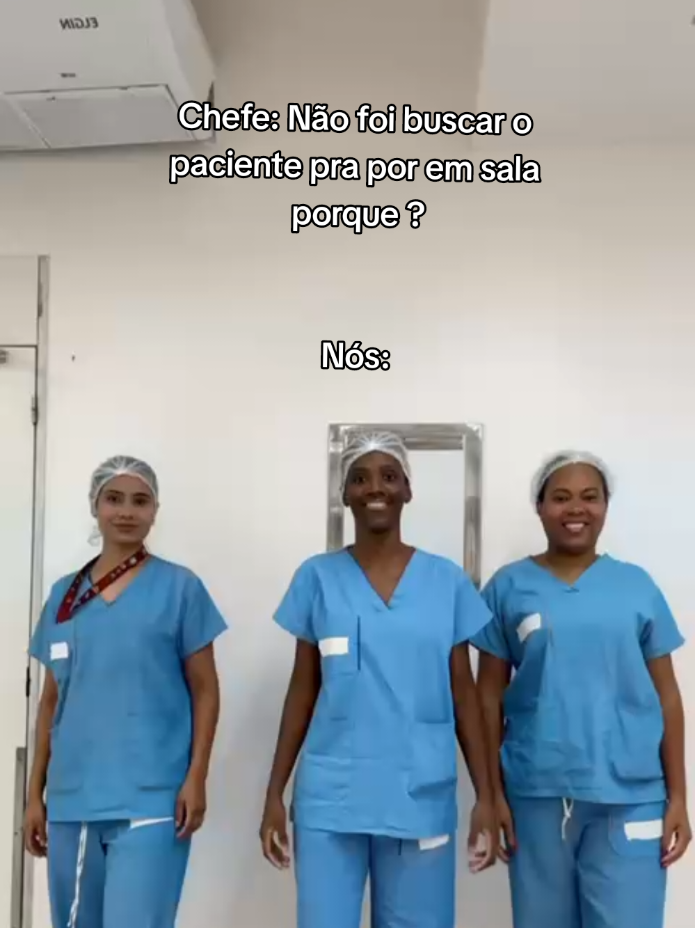 @julialeal @Caroline Dias #enfermagem  #viralvideos #danca #trendingvideo #hospital #medicina #equipe 