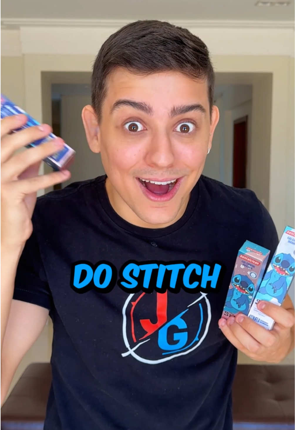 Testei a PASTA de DENTE do STITCH!! 💙😱