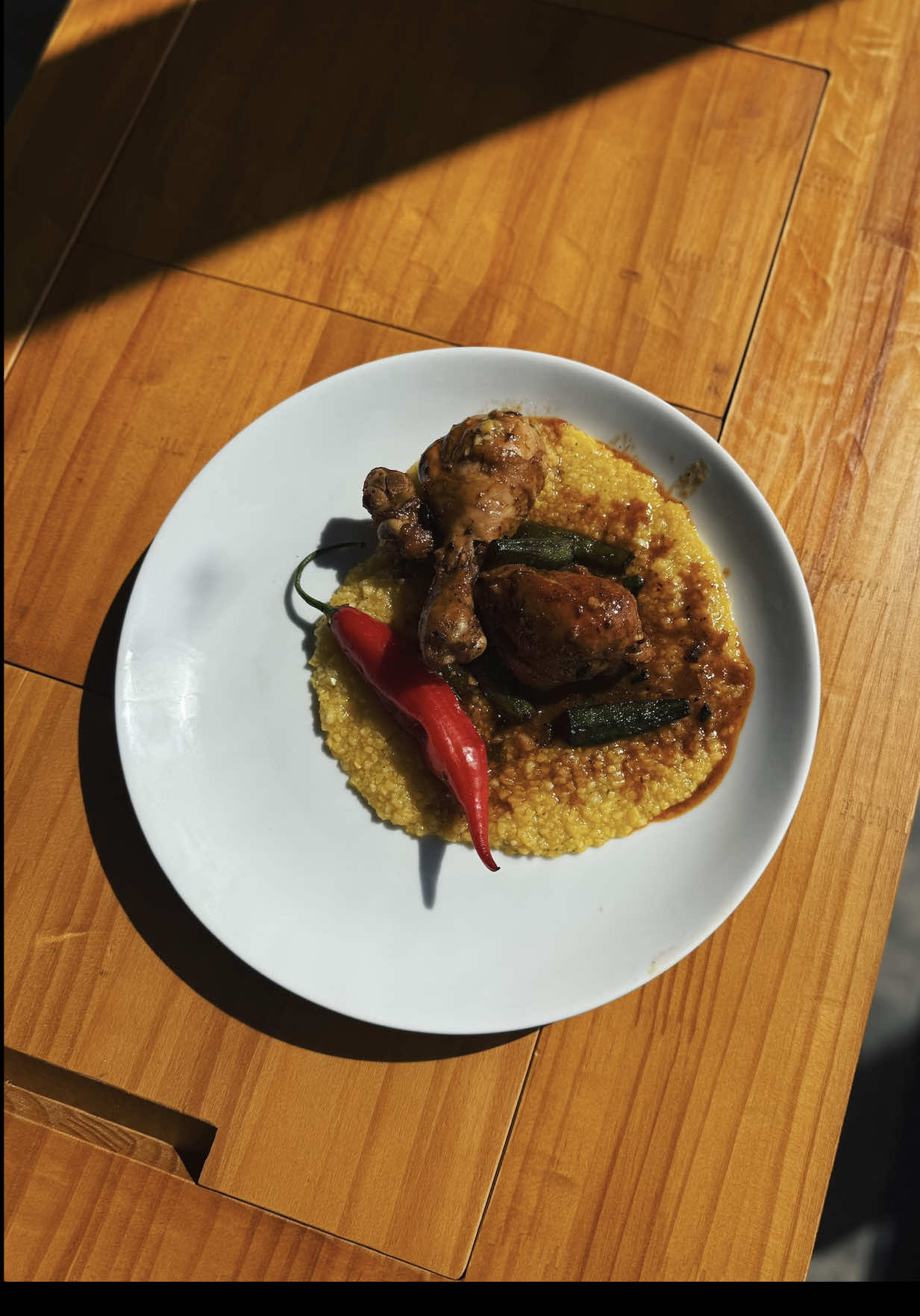 🍗 FRANGO COM QUIABO MINEIRO RAIZ! 🌿 Direto do fogão do Chef Marcelo Limão pra sua casa! Essa é a receita que faz todo mundo repetir o prato e ainda pedir pra levar marmita 🤤🔥 💬 Já comeu frango com quiabo? Gosta? COMENTA aqui! 👨‍🍳 Salva esse vídeo pra fazer depois! 📲 Compartilha com aquele(a) amigo(a) que ama comida mineira! ❤️ Curte pra mais receitas assim! #FrangoComQuiabo #CulináriaMineira #ReceitaCaseira #ChefMarceloLimão #ComidaDeVerdade #ReceitaDaVó #ComfortFood #FrangoComQuiaboMineiro #ChefNoInstagram #ComidaRaiz #ReceitaDoDia #Mineirice #EngajamentoReal 🍛 Muito mais que um simples prato… é história na panela!