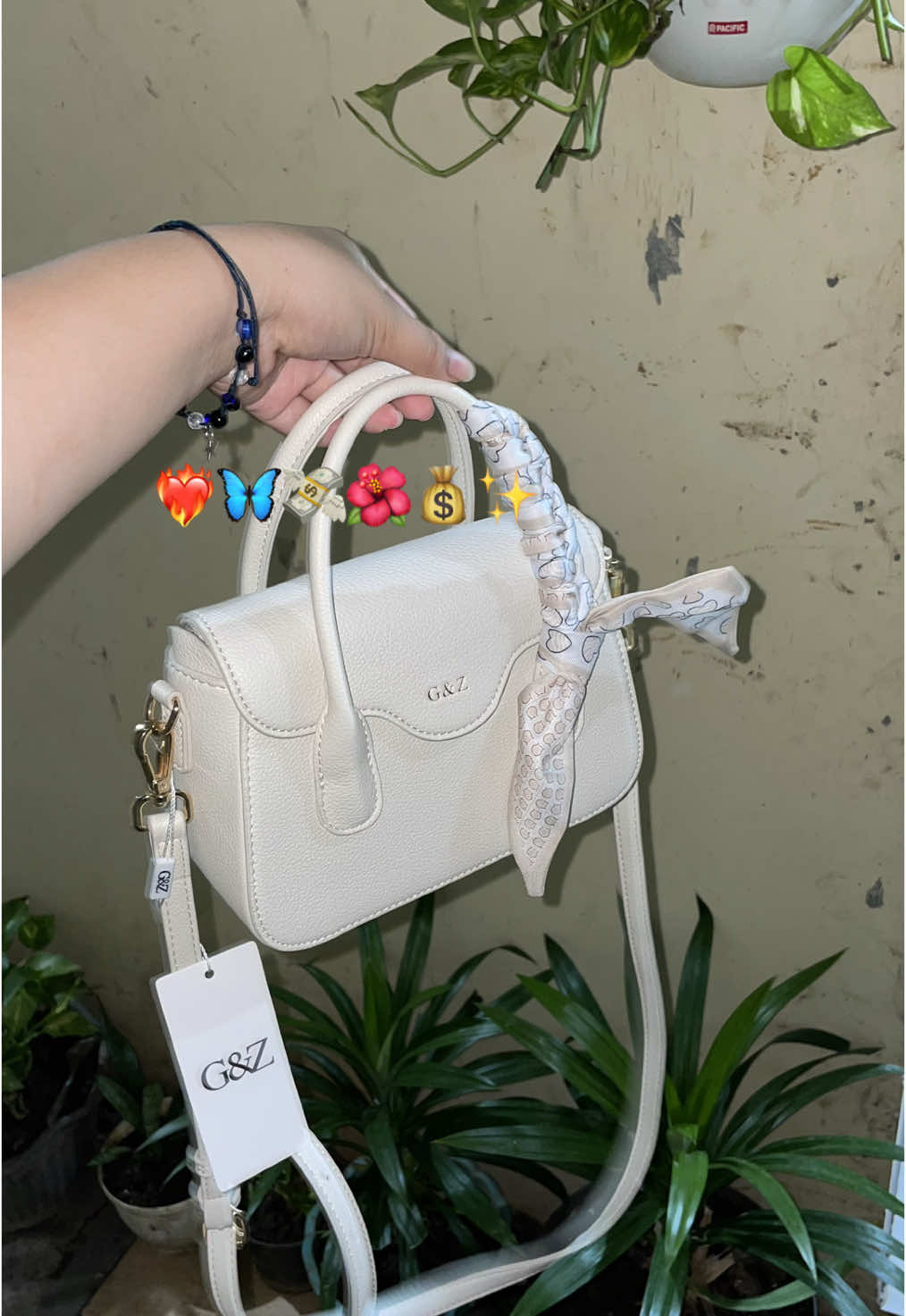 #slingbag #handbag #shoulderbag #rekomendasitas #tasmewah #taselegant #tasmurahberkualitas #tascewek #taskantor #taskondangan #oldmoney #fyp 