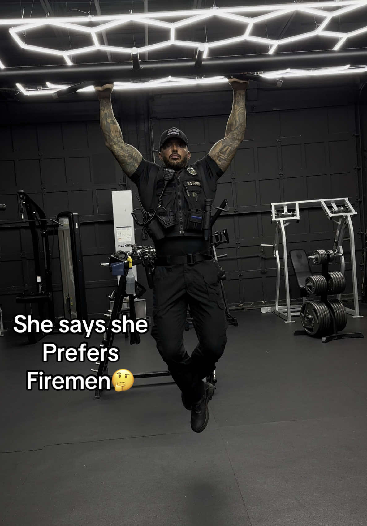 👮🏽‍♂️>👨🏽‍🚒 #fyp #fypシ #cops #cop #police #firemen #firefighter #viral 