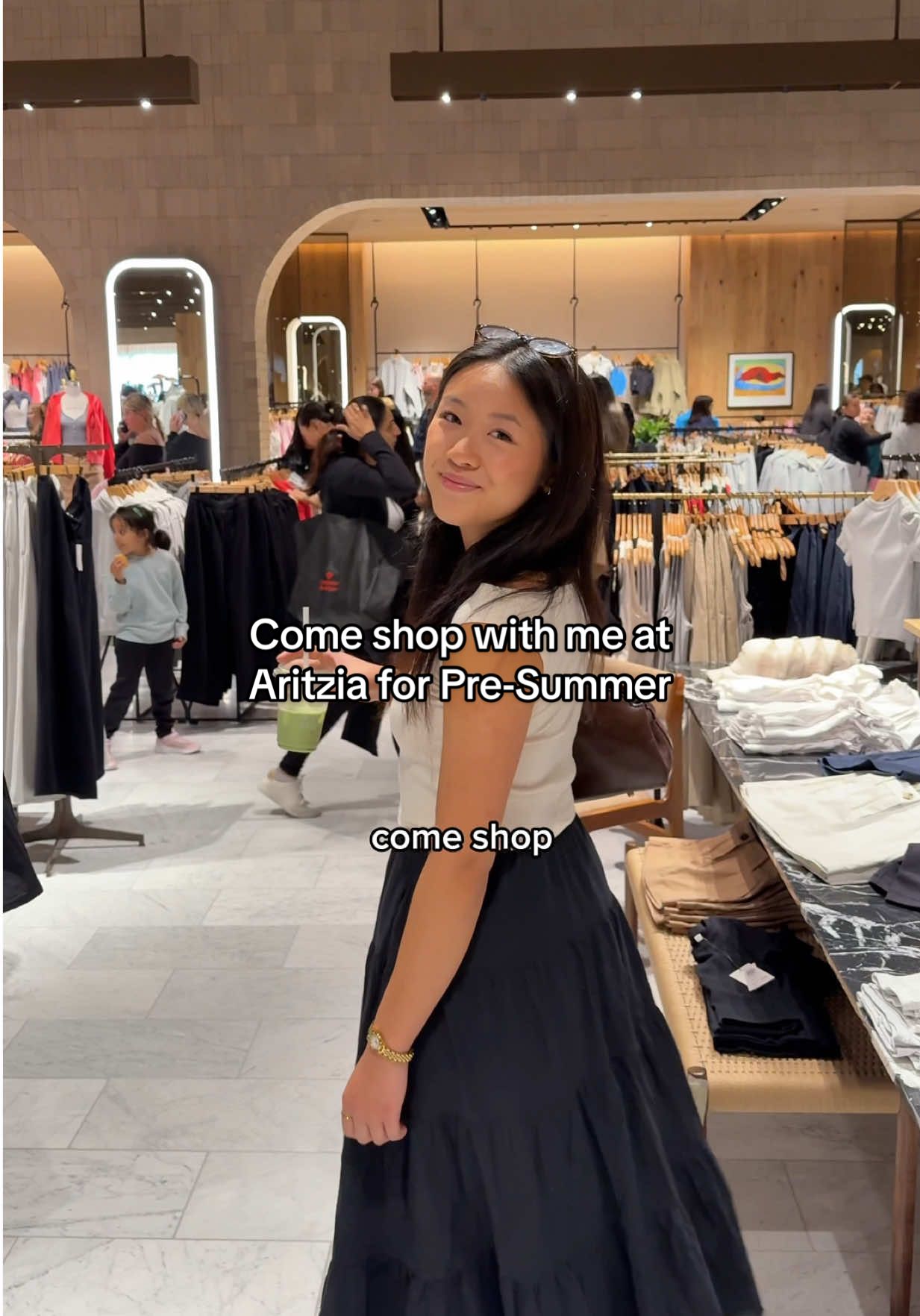 This Aritzia is HUGE! #aritzia #aritziahaul #aritziaoutfits #shoppinghaul #shopwithme #summeroutfits #SummerFashion #vancouver #thingstodoinvancouver 