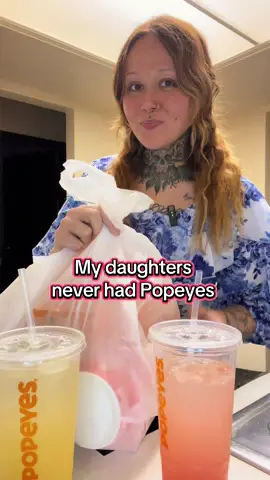 Honestly I’m so ready for a home cooked meal but I’ve been enjoying a break from cooking and my daughter finally got to try Popeyes for the first time. Tag along. Let’s hang 🫂🥰 #takeout #lazydinner #fastfood #chicken 