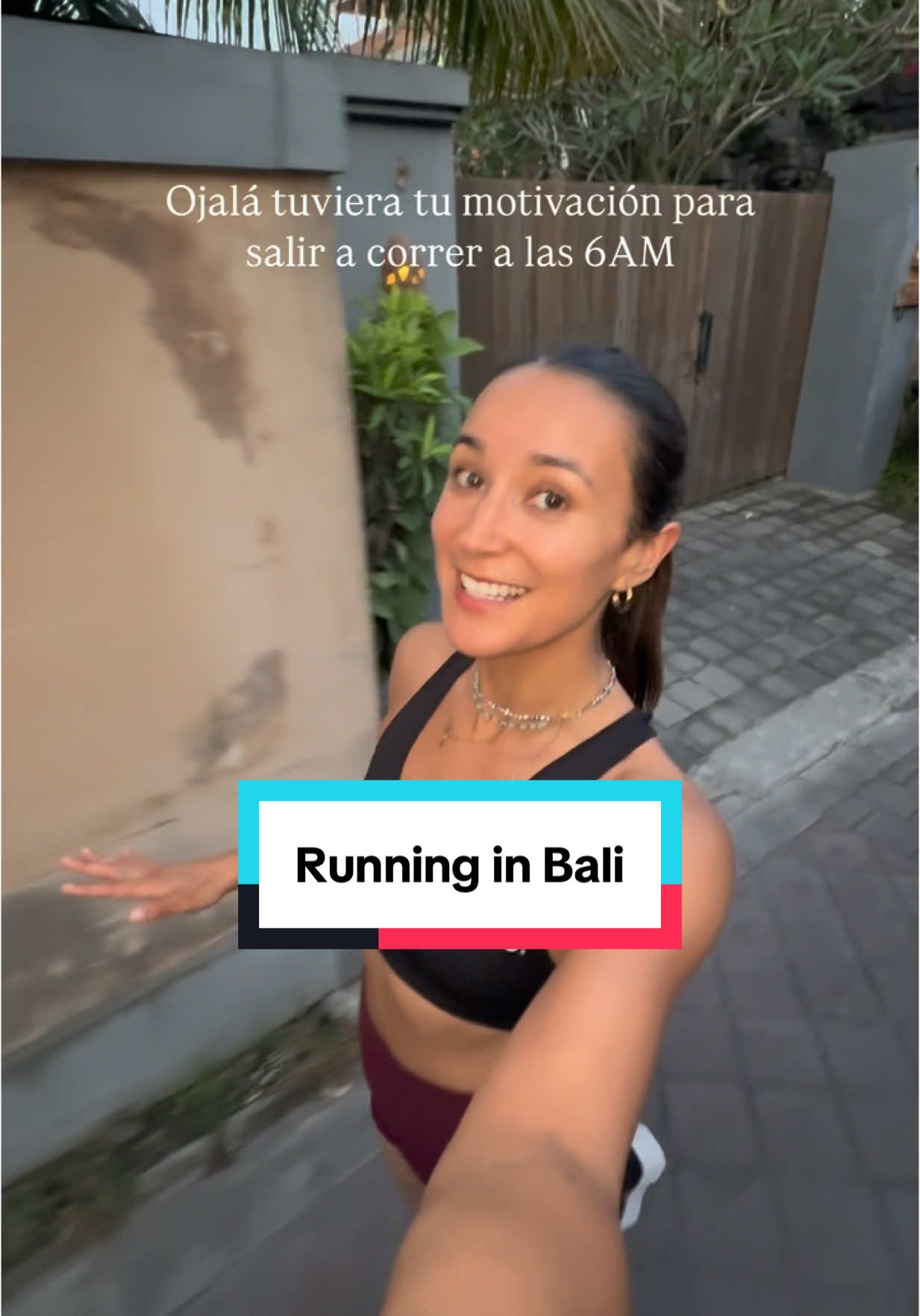 ¿Sabías que en Bali también puedes unirte a un club de running? 😱 hoy fui a @nomasrunclub  Si estás en Bali y quieres mantenerte activo mientras conoces gente nueva, tienes que ir a un club de running!  Perfecto para viajeros, nómadas digitales y amantes del running. ¿Te animarías a correr en Bali? #bali #Running #runningclub #clubderunning