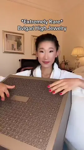 #bvlgari #jewelry #luxurious #clothes #rich #wealthy #becca 