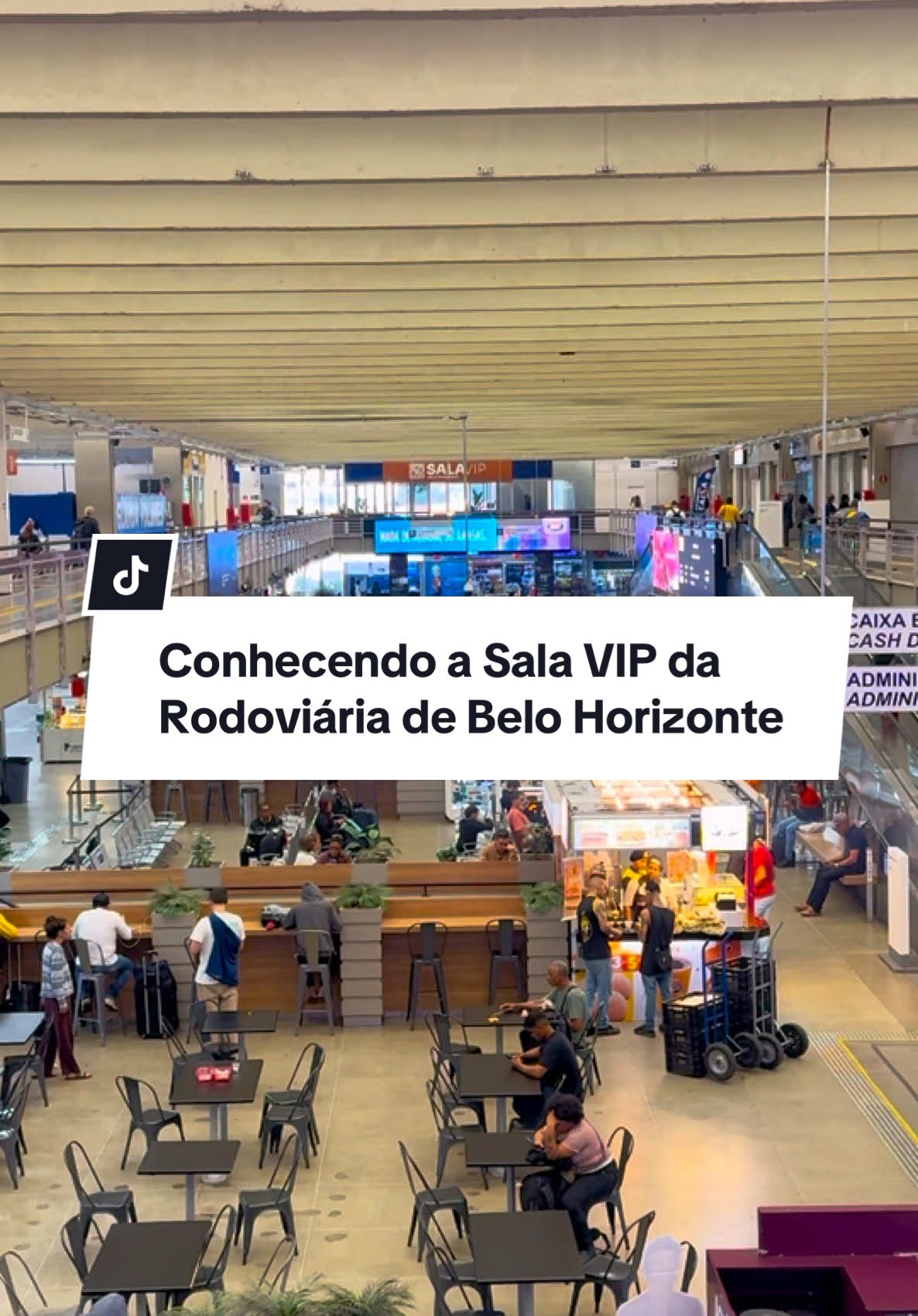 A rodoviária de Belo Horizonte acaba de ganhar sua primeira Sala VIP, funcionando 24h por dia com estrutura climatizada, buffet, Wi-Fi, sofás, duchas e quartos privativos. Confira os pacotes disponíveis: 💎Espaço Sala VIP – R$ 49,90 Inclui 3h com buffet liberado, bebidas não alcoólicas, ar-condicionado, poltronas, Wi-Fi e banheiros. 🛌Quartos Privativos – R$ 99,90 Duas primeiras horas. Hora extra: R$ 30 🚿Sala VIP + Banho – R$ 89,90 Acesso ao lounge + uso de chuveiros privativos com kit banho incluso. 👑Pacote Full – R$ 159,90 Até 6h de uso com acesso completo à sala VIP, quarto individual e banho. Aberto a qualquer passageiro, embarcando ou desembarcando. #belohorizonte #belohorizontemg #rodoviaria 