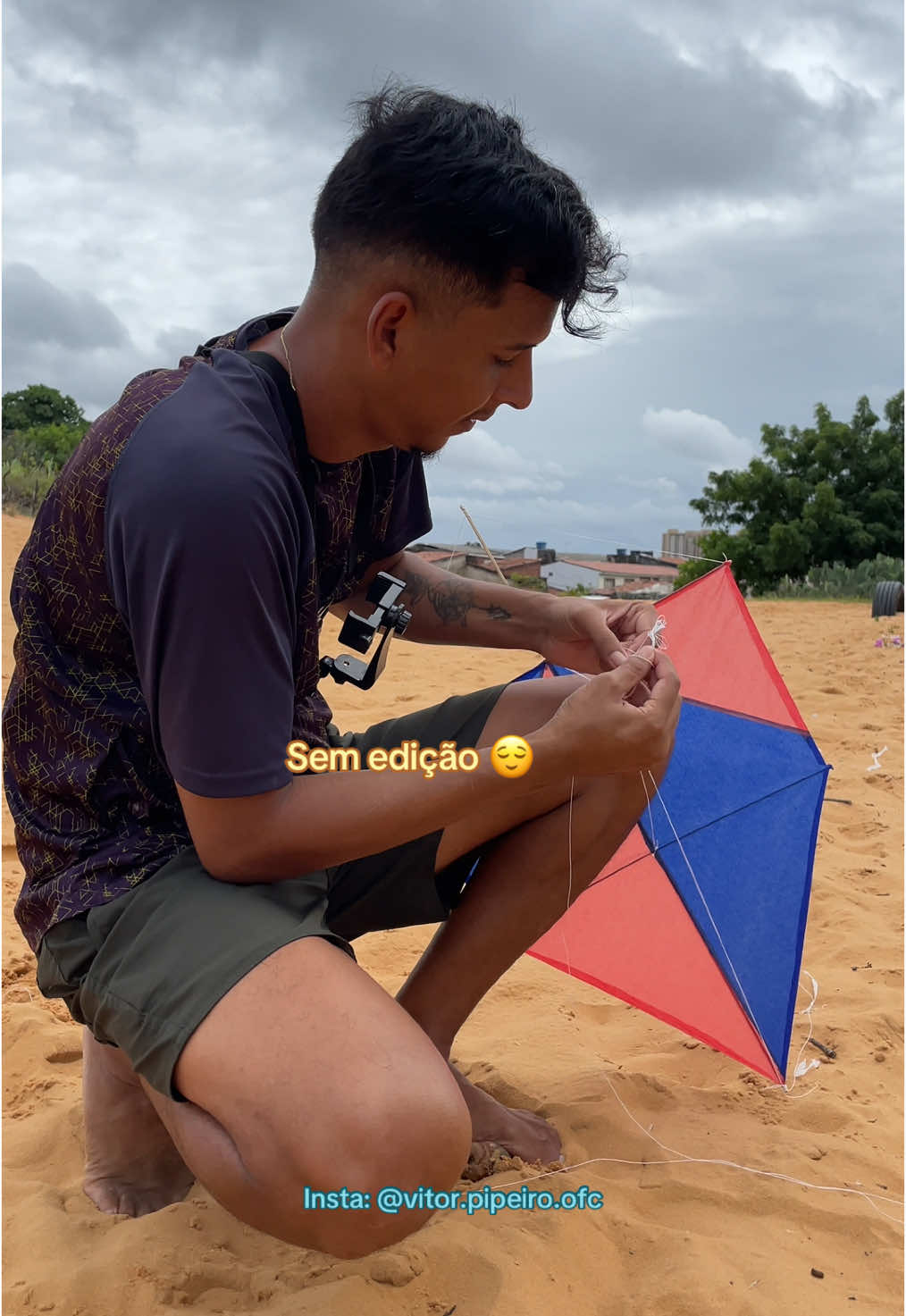 Vitor pipeiro erguendo pipa lápis de 70cm #PipaVanda #VitorPipeiro #Fio10 #natalrn 