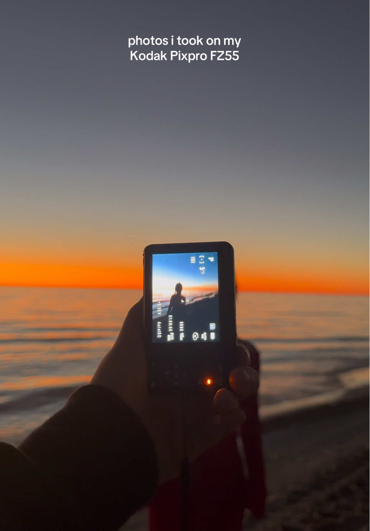 highkey love the vintage aesthetic 💌 #digitalcamera #kodakpixprofz55 #canongx7dupe #sunsetpictures #digitalphotos 