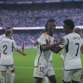 BAILA VINI, BAILA✨️♥️ @Vini Jr.  #vinijr #vinicius #viniciusjunior #realmadridfc #fcbarcelona #championsleague #futbol⚽️ #ozunaoficial #baila #paratiiiiiiiiiiiiiiiiiiiiiiiiiiiiiii #fyp #lik 