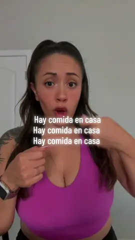 I know y’all hear it to 😂  Your sign to not buy food, porque hay comida en casa 😂 #hispanictiktok #haycomidaencasa #trend #viral #foryouu #mexicantiktok 