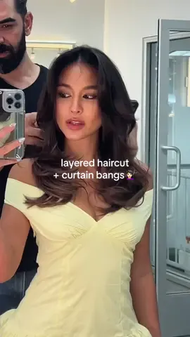 Layered haircut with curtain bangs always  #layeredhaircut #curtainbangs  #womenhairstyle 