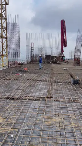 Bên mình vẫn tuyển ae thợ phụ buộc thép nhé 