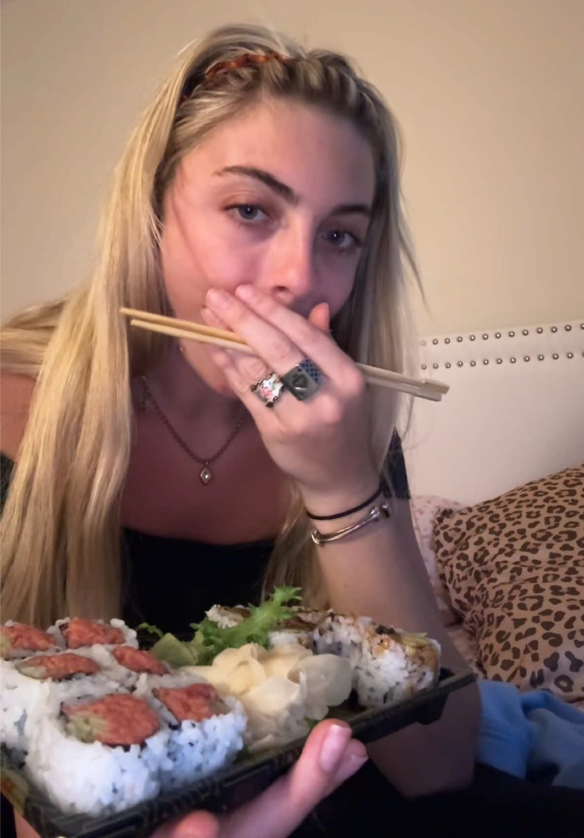 In the mood to mukbang & chat it up tonight i guess ? bare w me the lighting is so bad IK im moving SO all my lights r scattered @OLIPOP mention