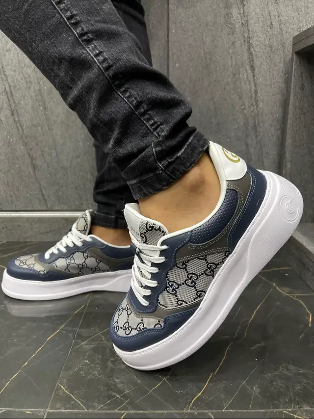 Estilo e conforto resumem esse sneaker. Leve e atraente, todos os adjetivos são poucos ao que entrega esse tênis. 