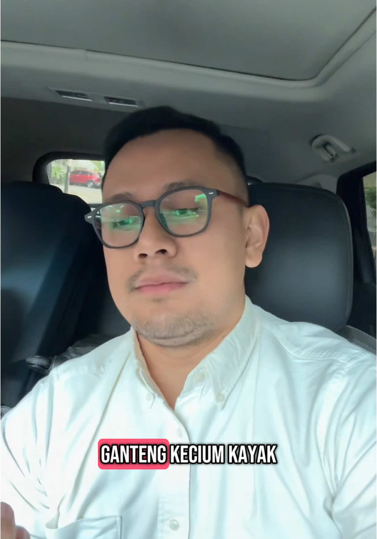 Gila sih ini parfum nya, waktu dipake aromanya tuh classy, tampan, masculine banget. Keren bet dah lu @CAVE Men's Grooming 