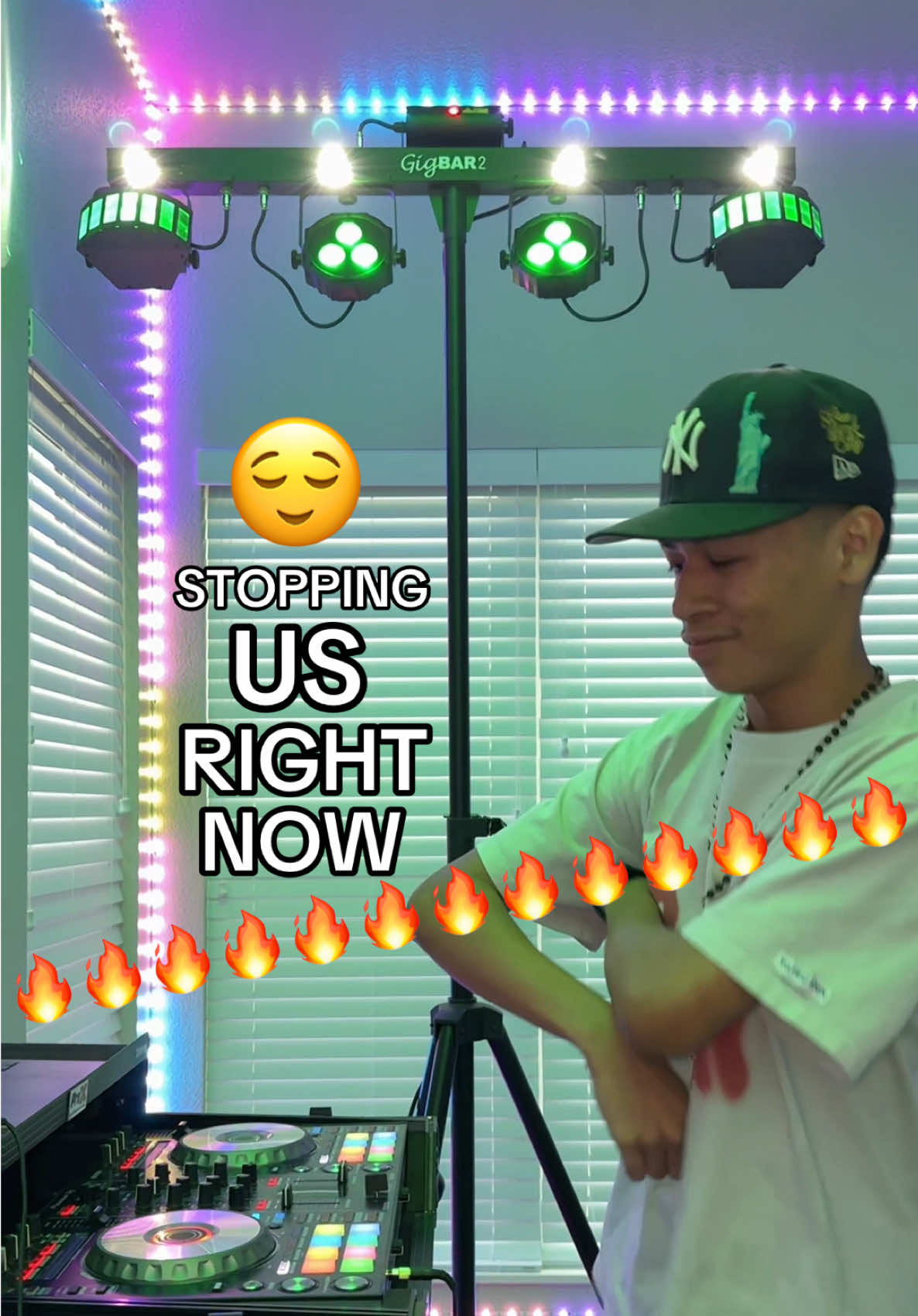 nah what😭 #dj #mashup #5sos #calvinharris #transition #party @5 Seconds of Summer @Calvin Harris  @chauvetdj @AlphaTheta / Pioneer DJ USA 