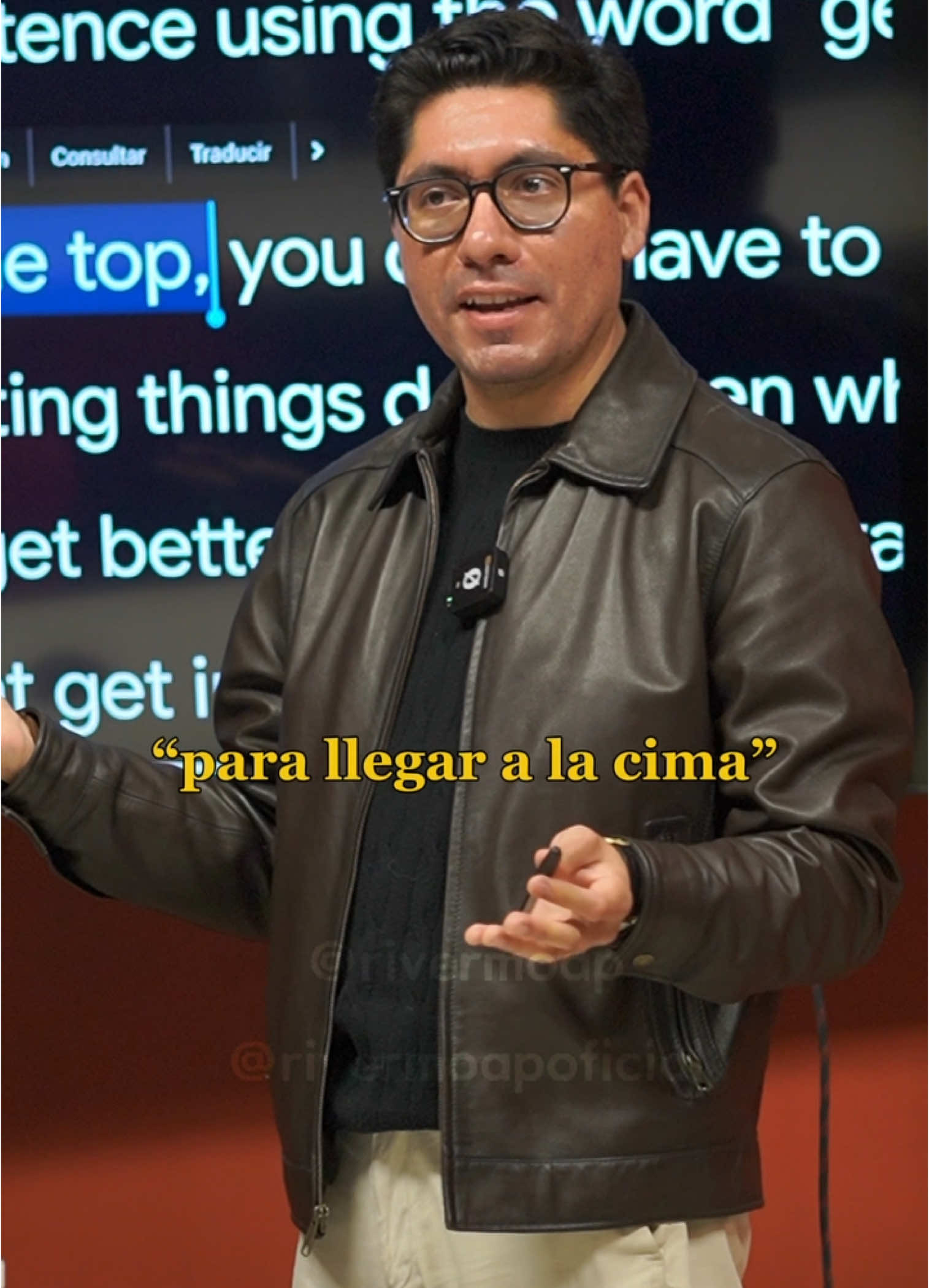 Lo que necesitas saber para dominar “get” 👀✨ ¿Se te dificulta utilizar “get”? 💁🏻‍♂️ Hoy, estaremos analizando a profundidad el tema de “get” y te ayudaremos a entenderlo de una manera fácil 😉. Aprenderás 🧠 sobre los significados de “get” y como es que este genera una reacción al estar al lado de “preposiciones” y “adjetivos” convirtiéndolos en “acciones”. Con este video comprenderás que “get” por sí solo no 🙅🏻‍♂️ tiene muchos significados, sino que estos significados se generan☝🏻al combinar “get” con palabras 🧏🏻‍♂️.  Te invitamos a seguirnos en nuestras redes sociales 🌐: @rivermoapoficial @practicewithrivermo #english #learning #LearnOnTikTok #englishteacher #success #learn #education #fyp #learnenglish 